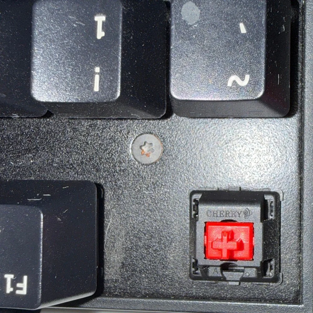 GIGABYTE Force K83 Cherry Red Mechanical Gaming Keyboard GK-FORCE K83 Black